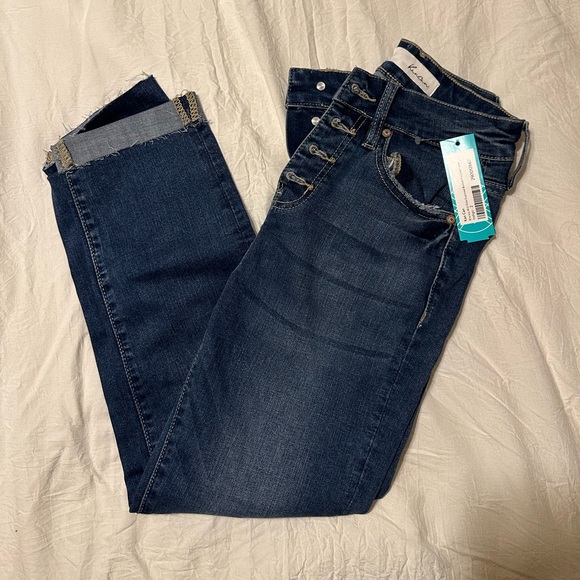 Kan Can Brenda Mid Rise Button Fly Jeans - Picture 7 of 8